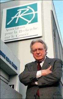 03/06/2002.  Michel Lucas chairman of the ARC (Association for cancer research).