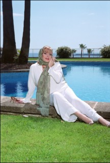 04/00/2002. French actress Michele Mercier of "Angelique" fame publishes new book.