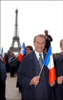 04/30/2002. The "Vive la France" collective : artists of France sing the Marseillaise to protest against J-M Le Pen's National Front.