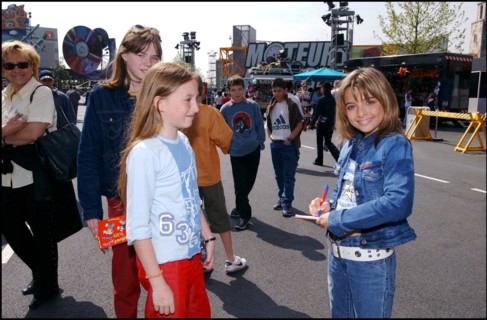 06/00/2002. - singer Priscilla at Disneyland Paris