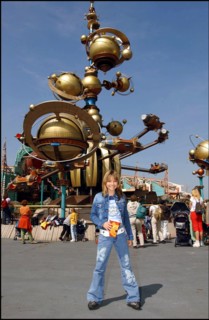06/00/2002. singer Priscilla at Disneyland Paris