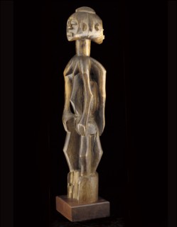 05/00/2002. World wide infatuation with primitivce art form spreads : Christie's France organizes a first sale at auction.