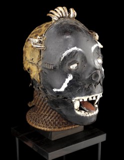 05/00/2002. World wide infatuation with primitivce art form spreads : Christie's France organizes a first sale at auction.