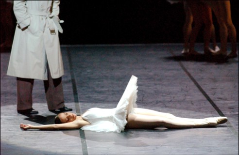 06/13/2002. Maurice Bejart's latest ballet "le concours" with Laetitia Pujol.