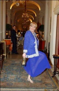 06/27/2002. Michele Mercier presents her book with Henry Jean Servat at the Plaza Athenee.