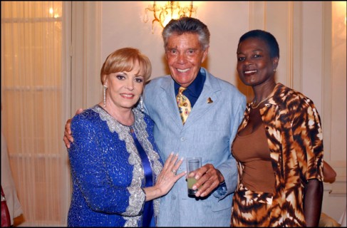 06/27/2002. Michele Mercier presents her book with Henry Jean Servat at the Plaza Athenee.