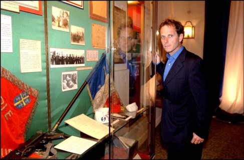 07/01/2002. Actor Charles Berling, stars as Jean Moulin in a tv series, visits Museum of Deportation.
