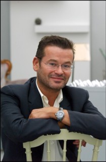 09/00/2002.  Stephane Marais, make-up artist.