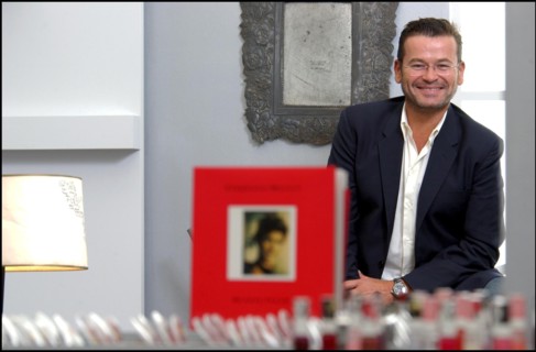 09/00/2002.  Stephane Marais, make-up artist.