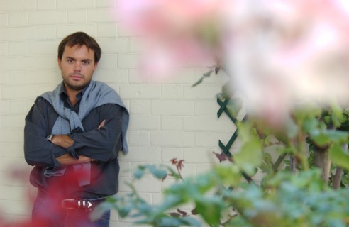 09/30/2002. Romain Sardou at Home, publishes his first novels "Pardonnez nos offenses".