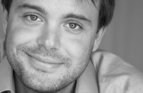 09/30/2002. Romain Sardou at Home, publishes his first novels "Pardonnez nos offenses".