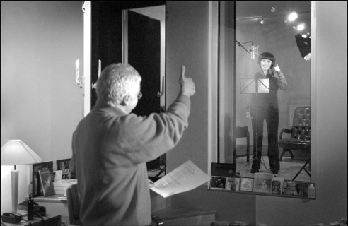 11/00/2002.  French singer Mireille Mathieu returns on the musical scene with a new CD and tour in France and Europe.