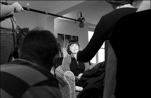 11/00/2002.  French singer Mireille Mathieu returns on the musical scene with a new CD and tour in France and Europe.