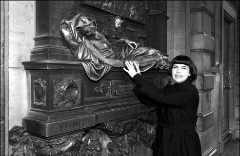 11/00/2002. EXCLUSIVE. French singer Mireille Mathieu returns on the musical scene with a new CD and tour in France and Europe.