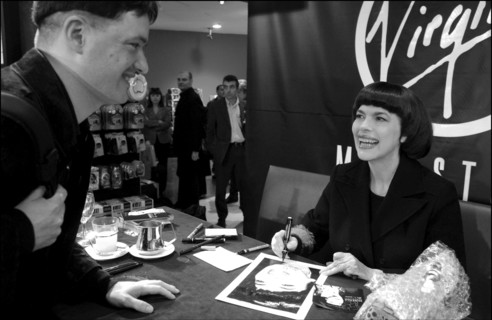 11/00/2002. EXCLUSIVE. French singer Mireille Mathieu returns on the musical scene with a new CD and tour in France and in Europe