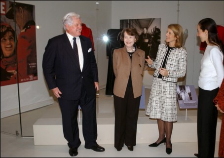 11/18/2002. Caroline Kennedy inaugurates the exhibition "Jackie Kennedy, les annees Maison Blanche" in Paris