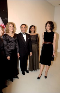 11/18/2002. Caroline Kennedy inaugurates the exhibition "Jackie Kennedy, les annees Maison Blanche" in Paris (30).