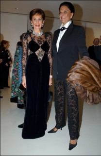 11/18/2002. Caroline Kennedy inaugurates the exhibition "Jackie Kennedy, les annees Maison Blanche" in Paris (30).