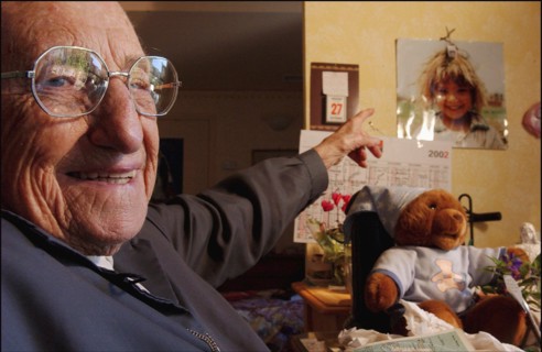 11/00/2002. EXCLUSIVE: Sister Emmanuelle in her retirment home in Var.