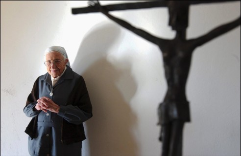 Soeur Emmanuelle, 2002