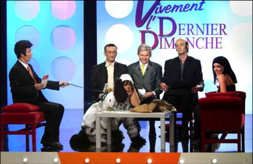 12/17/2002. "On a tout essaye meme le prime" (we've tried everything even prime time), a new TV show parodies prime time TV.