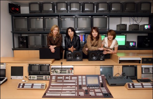 12/00/2002. Female French TV producers.