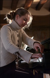 01/14/2003. **EXCLUSIVE** 14-year Pianist wunderkind Lise de la Salle EXCLUSIVE