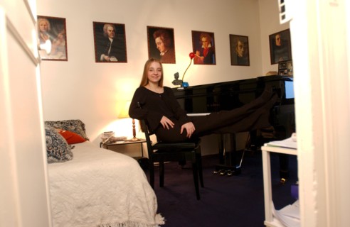 01/14/2003. **EXCLUSIVE** 14-year Pianist wunderkind Lise de la Salle EXCLUSIVE