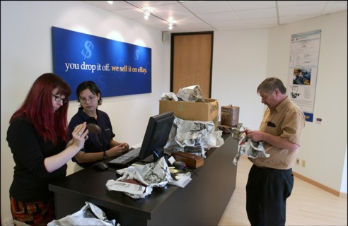 03/04/2003. AuctionDrop, the first outlet for eBay auctions.