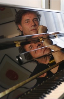 03/00/2003. Yves Simon, at home.