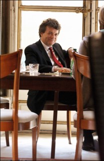 04/01/2004. Jean-Louis Borloo, the fisrt day of the new Minister for Employment, Labor and Social Cohesion.