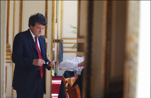 04/01/2004. EXCLUSIVE Jean-Louis Borloo, the fisrt day of the new Minister for Employment, Labor and Social Cohesion.