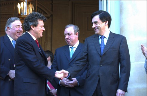 04/01/2004. Francois Fillon hands over his power to Jean-Louis Borloo new as Minister for Employment, Labor and Social Cohesion.