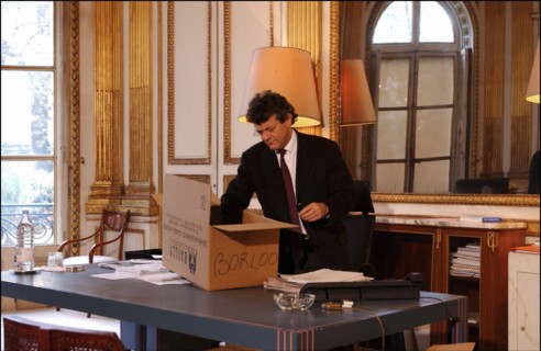 04/02/2004. EXCLUSIVE. Jean-Louis Borloo, Minister for Employment, Labor and Social Cohesion: first day of labor.
