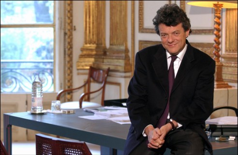 04/02/2004.  Jean-Louis Borloo, Minister for Employment, Labor and Social Cohesion: first day of labor.