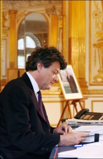 04/02/2004.  Jean-Louis Borloo, Minister for Employment, Labor and Social Cohesion: first day of labor.
