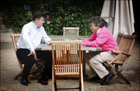 06/26/2004. EXCLUSIF. Jean-Louis Borloo, le ministre de l'Emploi, du Travail et de la Cohesion sociale travaillant, au ministere, sur le Plan de Cohesion sociale avant sa presentation en conseil des m...