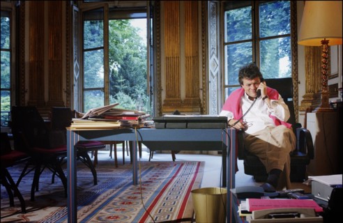 06/26/2004.  Jean-Louis Borloo, le ministre de l'Emploi, du Travail et de la Cohesion sociale travaillant, au ministere, sur le Plan de Cohesion sociale avant sa presentation en conseil des ministres ...
