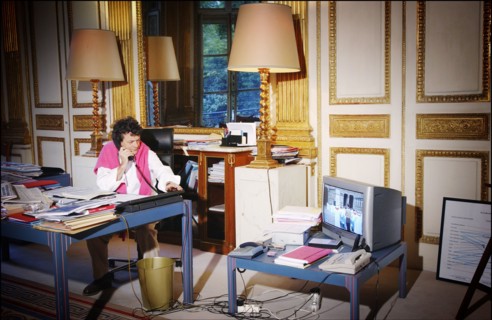 06/26/2004.  Jean-Louis Borloo, le ministre de l'Emploi, du Travail et de la Cohesion sociale travaillant, au ministere, sur le Plan de Cohesion sociale avant sa presentation en conseil des ministres ...