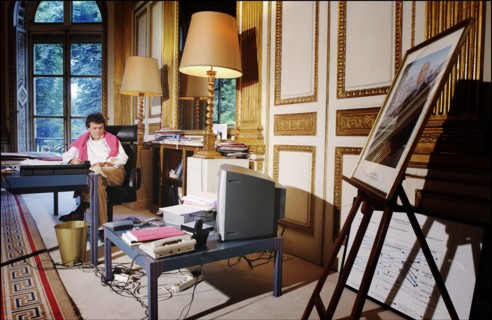 06/26/2004.  Jean-Louis Borloo, le ministre de l'Emploi, du Travail et de la Cohesion sociale travaillant, au ministere, sur le Plan de Cohesion sociale avant sa presentation en conseil des ministres ...