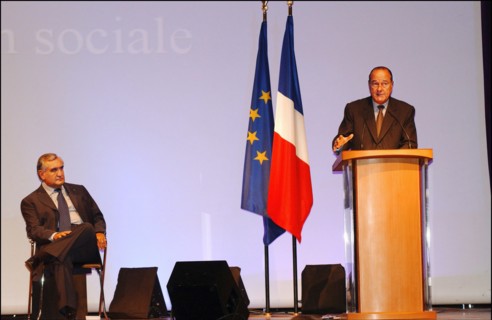 30/09/2004. Reunion des services de l'Etat pour le plan social a la Mutualite a Paris.