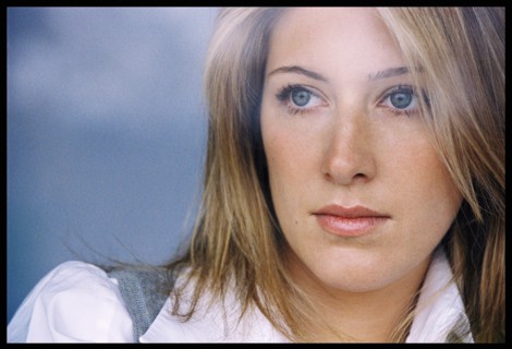 00/04/2005.   Close-up Amanda Sthers.
