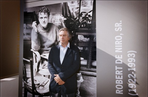 06/18/2005. American actor Robert De Niro opens exhibition of Robert De Niro Sr. paintings at La Piscine in Roubaix.