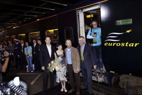 05/16/2006. Arrival of Da Vinci Code crew at Cannes rail station.
