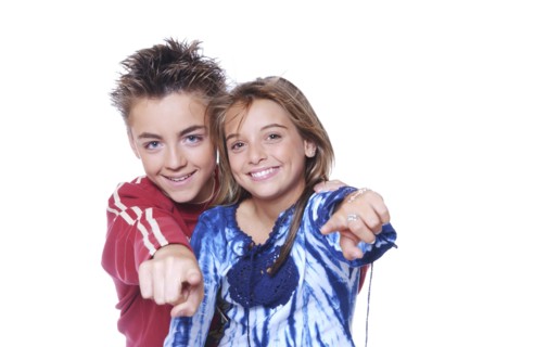 09/00/2002 - Close Up French singers Priscilla and Jules.
