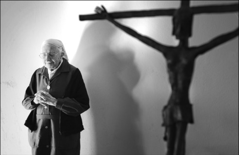 Soeur Emmanuelle, 2002