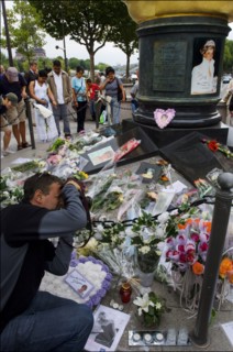 08/31/2007 - 10th anniversary of princess Diana's death.