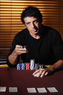 Patrick Bruel lors d'une partie de poker