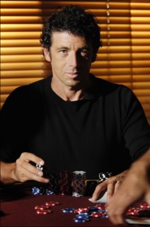 Patrick Bruel lors d'une partie de poker