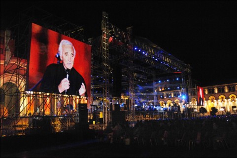 Concert de Charles Aznavour à Erevan (Arménie), le 30 septembre 2006